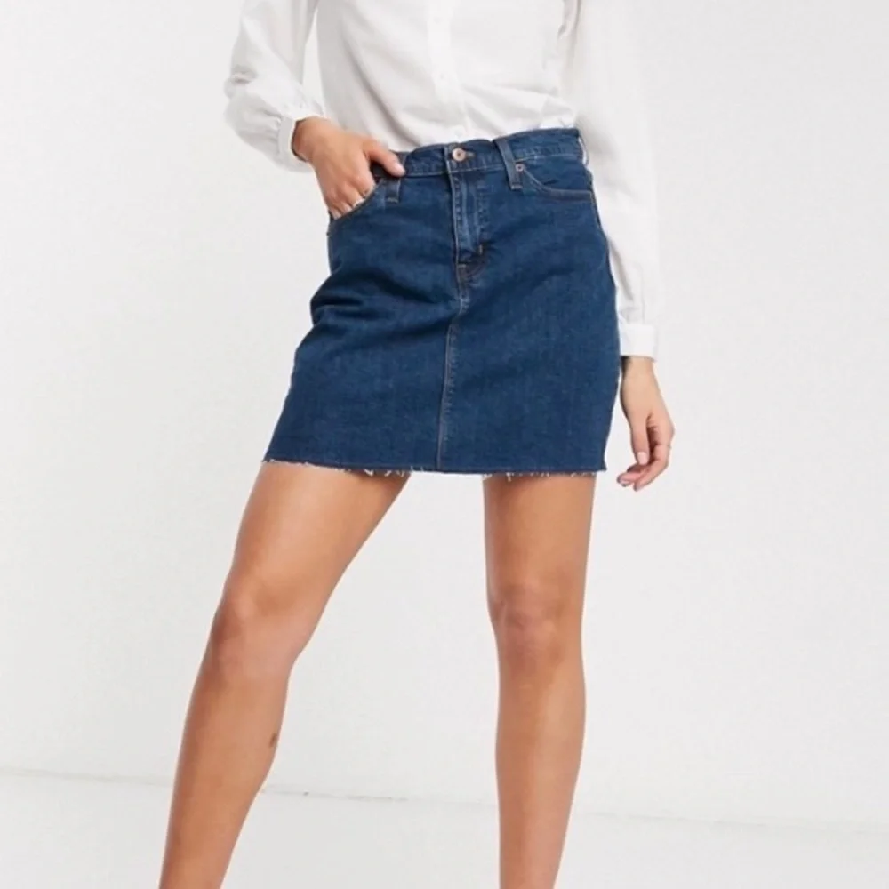 NWT J. Crew Mercantile Medium Wash Raw Hem Denim Mini Skirt - Picture 1 of 8
